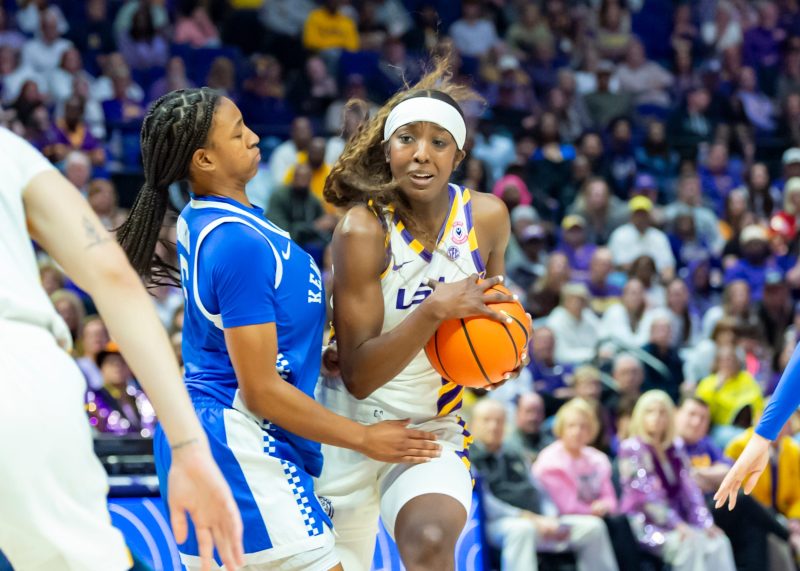 After chaotic week, which women’s basketball teams remain undefeated?